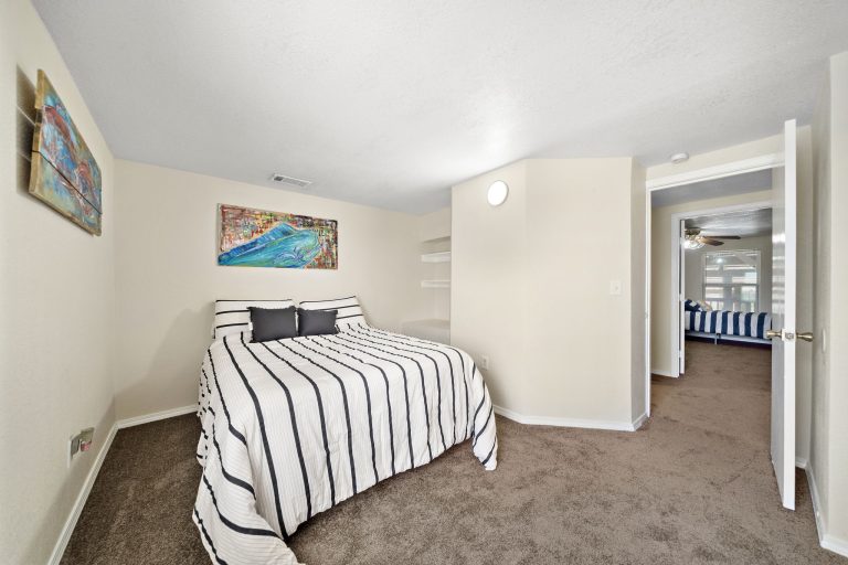 6-web-or-mls-220 Marine Way 4 Wide-46